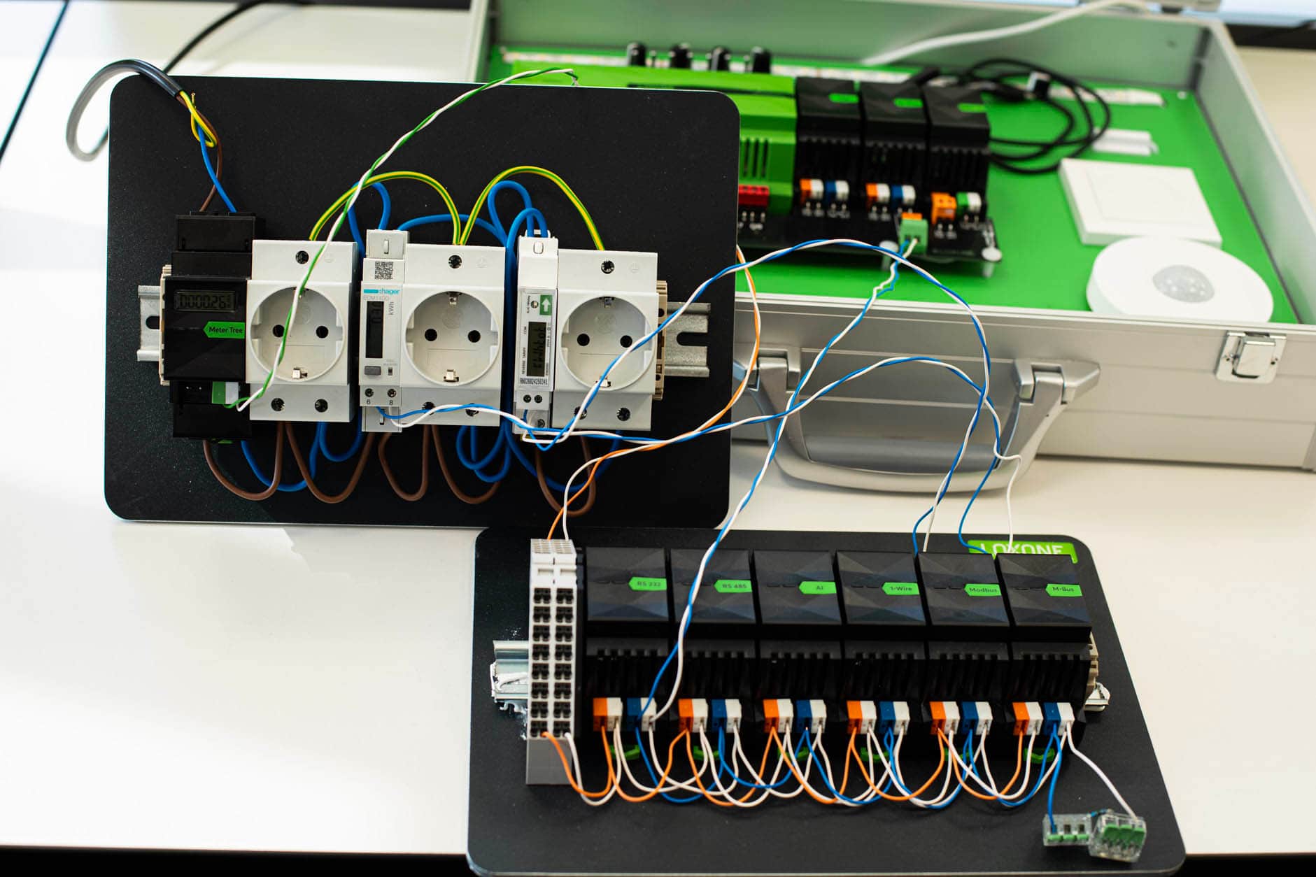 Test-setup met dummy-hardware