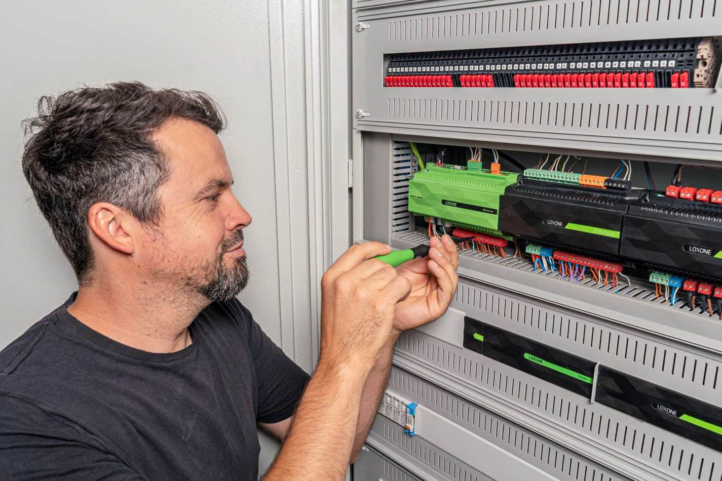 Energiemanagement-installatie tijdens aanleg