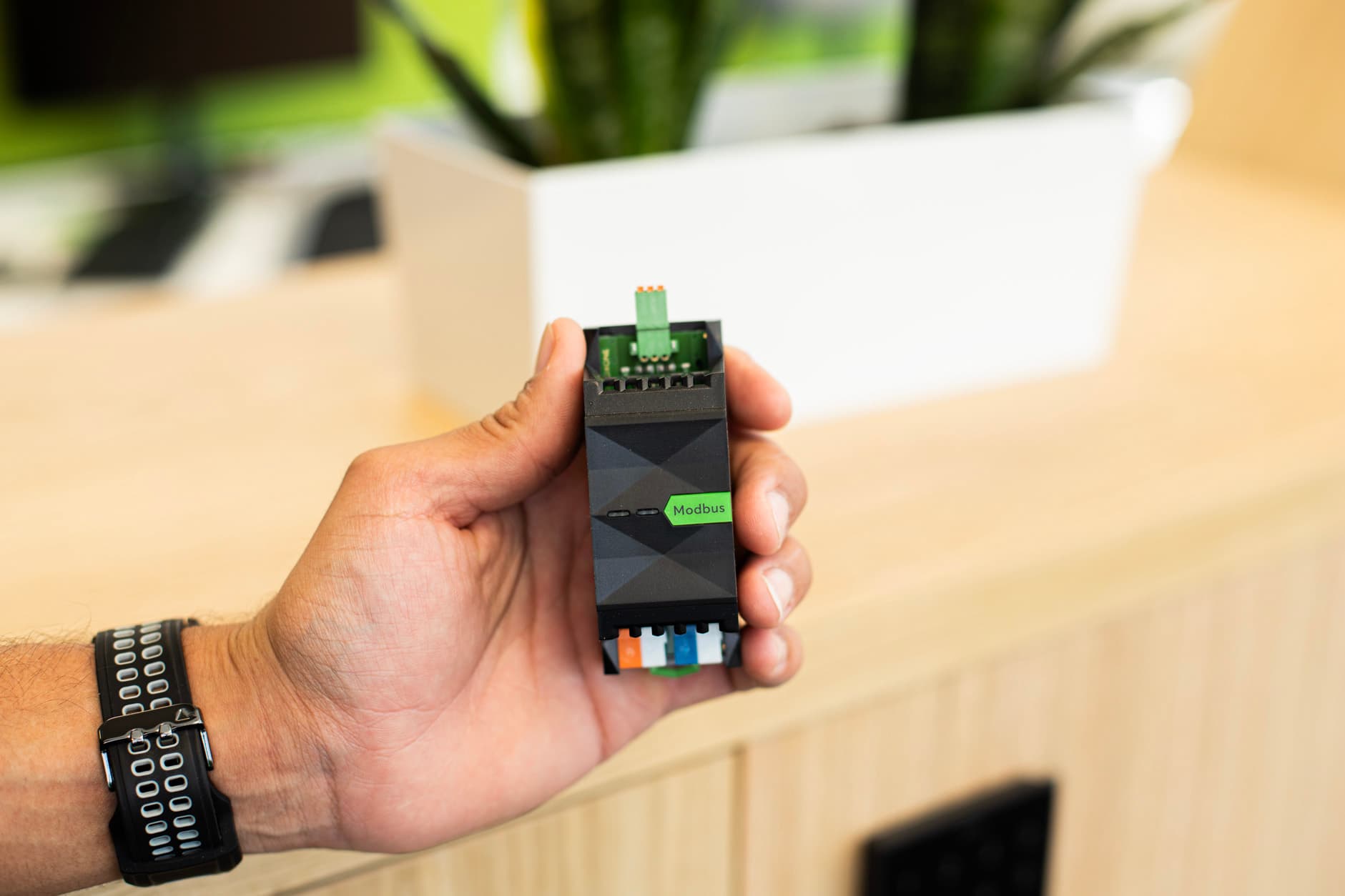 Modbus-koppeling in hand